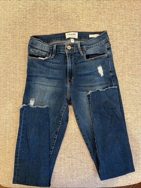 Frame Denim Dark Blue Distressed skinny jeans - Women